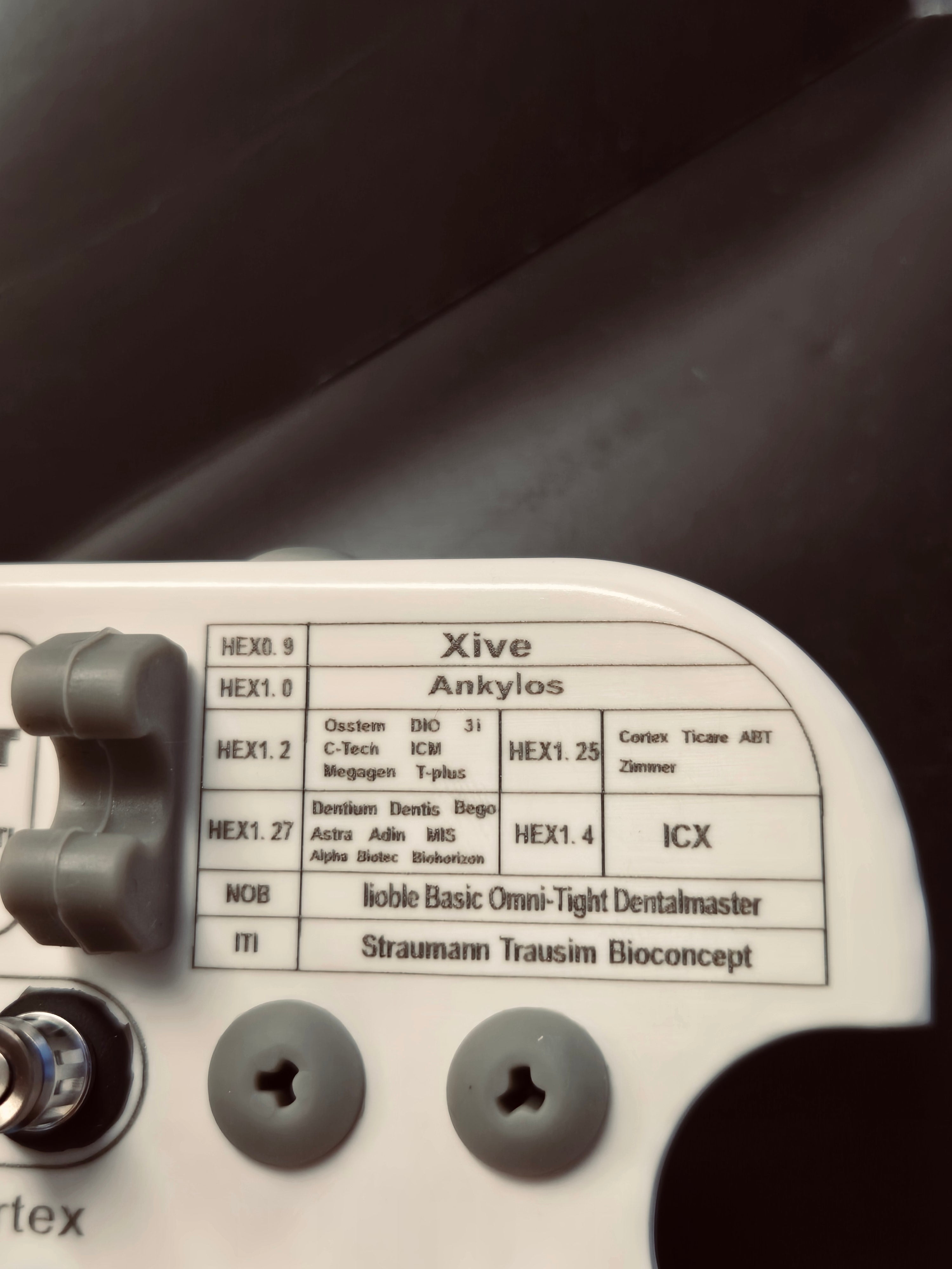 KIT CACCIAVITI IMPLANTARI / THUNDER KIT