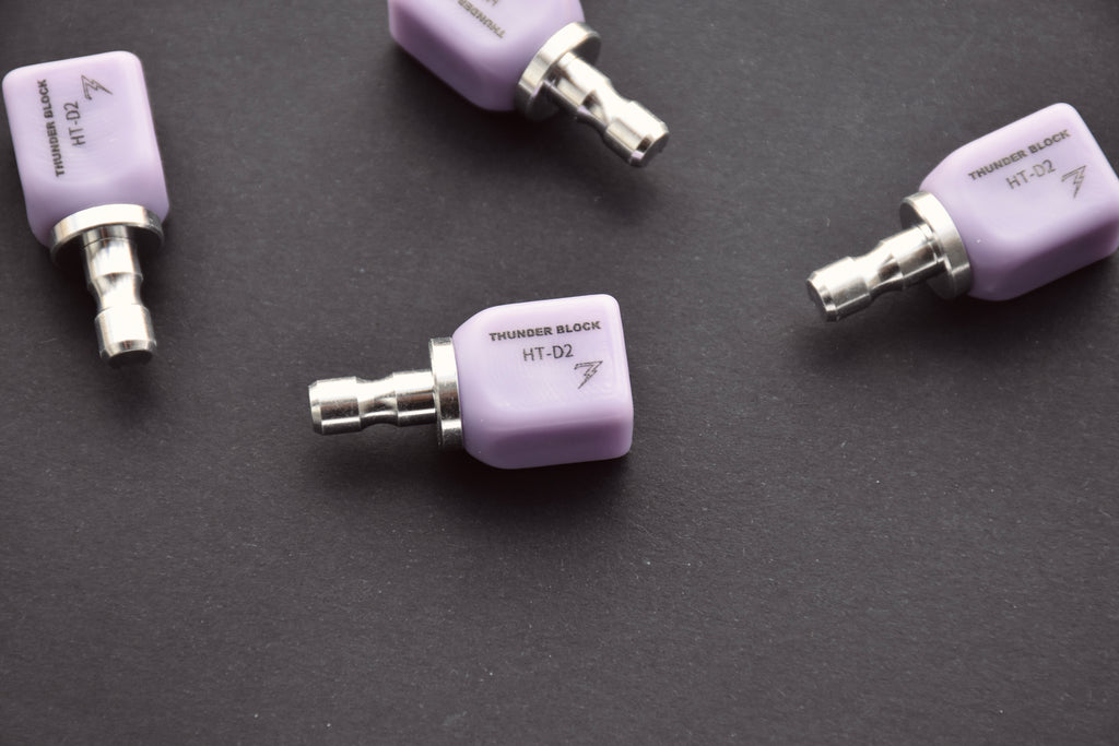 BLOCCHETTI IN DISILICATO DI LITIO THUNDER-BLOCK Cad/Cam